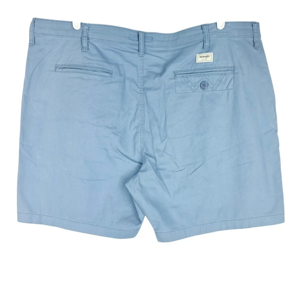 Wrangler Men's Regular Fit Medium Stretch Blue Shorts Size 42 Inseam 7